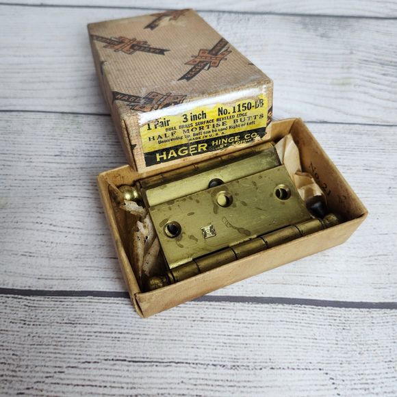 Vtg Hager Hinge Co St Louis No 1150-DB Hinges and Screws Dull Brass 3 in -NOS - Picture 1 of 9